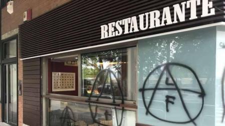 Denuncian el ataque de animalistas a la sede del Club Taurino de Pamplona