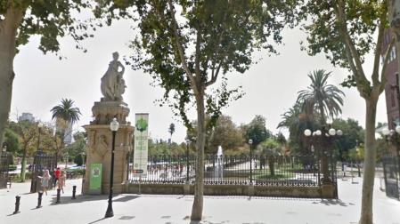 Una mujer que quitaba lazos amarillos, agredida por un hombre en Barcelona