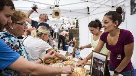 Un hotel de Pamplona paga 4.500 euros por el queso ganador del Artzai Eguna