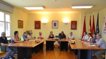 Andosilla elige una sola mesa para la consulta sobre las fiestas