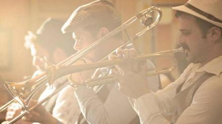 Música folk y teatro en Iturrama y Mendillorri este miércoles en el ciclo Auzokale