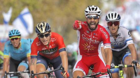 Bouhanni vuelve a volar en la Vuelta, y Pinot y Kelderman, cortados