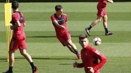 Imanol o Miguel Flaño para suplir la baja de David García ante el Granada