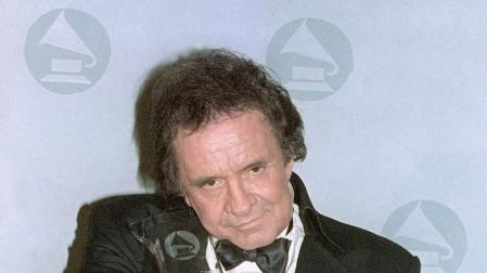 Johnny Cash, el hombre de negro al que cegó la luz blanca