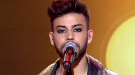 Malestar con 'Viva la vida' por cortar la actuación de Agoney