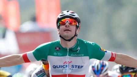 Viviani se impone a Sagan en el esprint