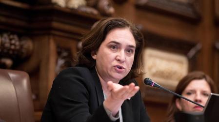Colau pierde la cuestión de confianza y reta a la oposición a proponer otro alcalde
