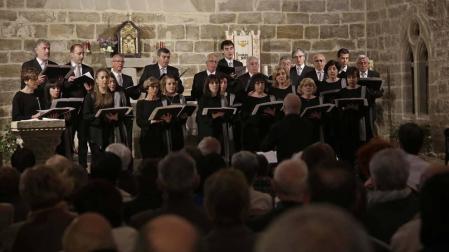 Los grupos de Sangüesa arropan a la coral Nora en su 50º aniversario