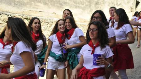 El alcalde, Adolfo Vélez, fue el encargado de lanzar el cohete que abrió nueve días festivos