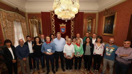Pañuelo de Pamplona para Elisa Sesma, Pablo Sánchez-Valverde y Mari Cruz Landa