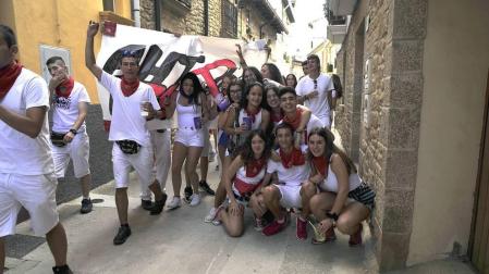 El alcalde, Adolfo Vélez, fue el encargado de lanzar el cohete que abrió nueve días festivos
