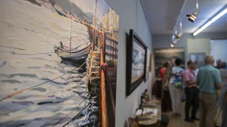 Una exposición colectiva sobre el mar, el sol y la playa en la galería Michel Menéndez