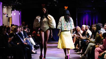 Ágatha Ruiz de la Prada viste Nueva York con sus brillantes colores