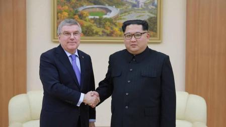 Kim Jong-un hace gala del aperturismo de Pyongyang y recibe al presidente del COI