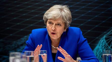 Unos 50 diputados conservadores discuten si forzar o no la salida de May