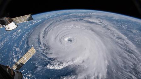 El huracán 'Florence' baja de intensidad, pero sigue siendo potencialmente mortal
