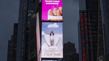Rosalía anuncia la fecha de su nuevo disco en una pantalla en Times Square