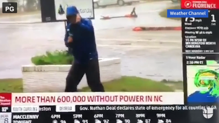 Un reportero, pillado mientras exageraba en la cobertura del huracán 'Florence'