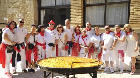 Una paella para trescientas personas en las fiestas de Olite