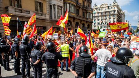 Los CDR impiden una manifestación en defensa del castellano en Barcelona