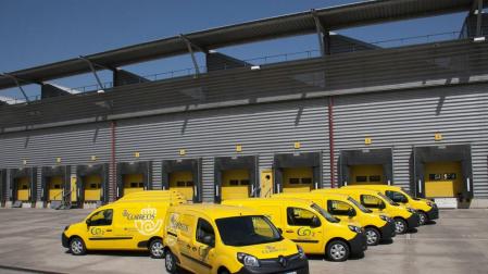 Correos incrementa su flota en Navarra con tres nuevas furgonetas