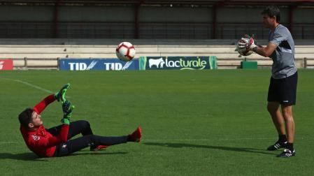Sergio Herrera comienza a entrenar sobre el césped de Tajonar