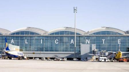Dos detenidos en el aeropuerto de Alicante con 8 kilos de cocaína en maletas