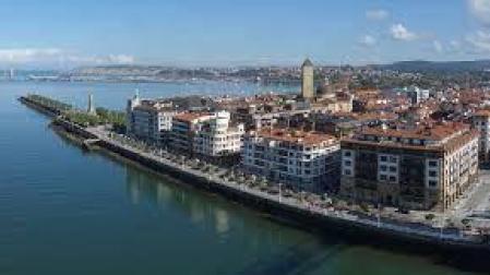 Investigan el sabotaje de varias feministas a un autobús en Getxo