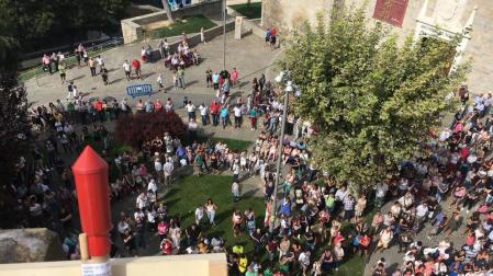 Los más pequeños han sido los encargados de lanzar los cohetes que han dado inicio a las fiestas de San Fermín Txikito 2018.
