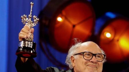 DeVito, el cineasta que ama sus fans y les dedica el Premio Donostia