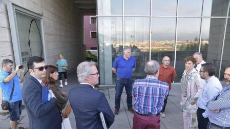 El Ayuntamiento va a reformar los ascensores de Descalzos a partir de la segunda quincena de octubre