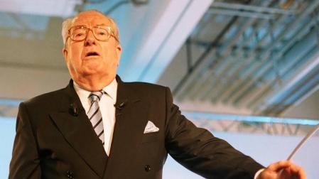 Hospitalizado el líder histórico extrema derecha francesa Jean-Marie Le Pen