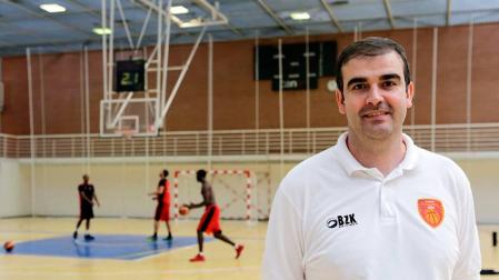 David Mangas, entrenador del Basket Navarra: "La gente se va a enganchar al equipo"