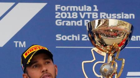 Hamilton reina en Sochi y se acerca a su quinto Mundial