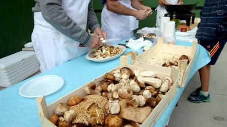 Imágenes de la celebración del Día de la Cofradía del hongo en Elgorriaga, este domingo, 30 de septiembre