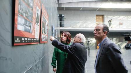 Azagra acoge la exposición itinerante 'Imágenes para un Parlamento'