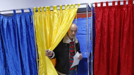 Una votación para vetar el matrimonio gay agudiza las divisiones en Rumanía