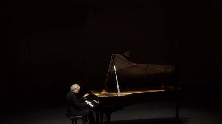 András Schiff se agiganta