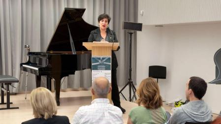 Un centenar de docentes participan en una jornada sobre el multilingüismo
