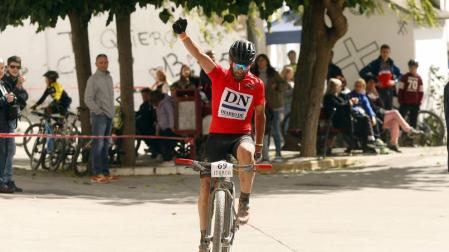 Patxi Cía se impone en Lodosa y es más líder del Open Diario de Navarra