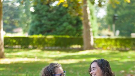 María Frutos y Ana Saera, alumnas con discapacidad: “Aportamos en clase una visión diferente”