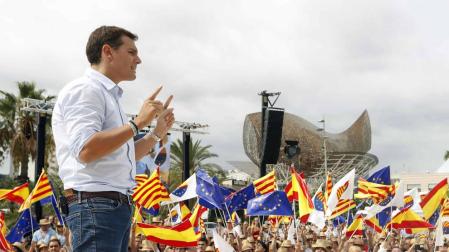 Rivera asegura que "va a salir más información" sobre la tesis de Sánchez