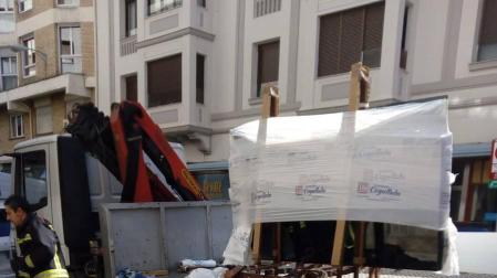 Tres heridos en un accidente laboral en Pamplona