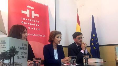 Julia Navarro presenta su nueva novela 'Tú no matarás' en Egipto