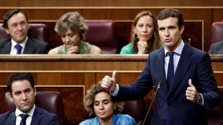 El PSOE espera que la dimisión de Montón ponga el foco sobre Pablo Casado