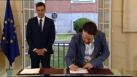 Pedro Sánchez y Pablo Iglesias firman el acuerdo para los Presupuestos