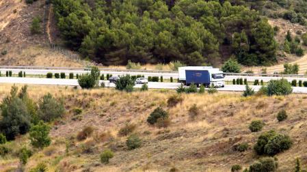 Cortada la A-15, sentido San Sebastián, tras caer parte de la cubierta del túnel de Belabieta