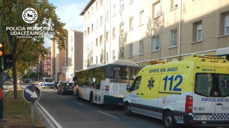 Heridos cuatro viajeros de una villavesa por un frenazo para evitar una colisión