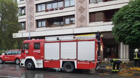 Trasladada una persona por un incendio en una cocina en el barrio de Iturrama