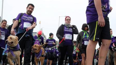 Más de 4.000 personas acuden a la carrera solidaria Perrotón para luchar contra el abandono de animales